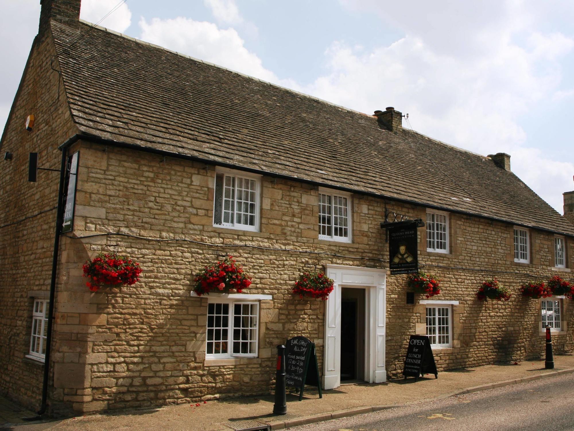 Queens Head Inn Nassington Exterior photo