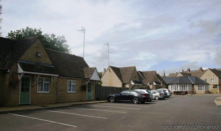 Queens Head Inn Nassington Exterior photo