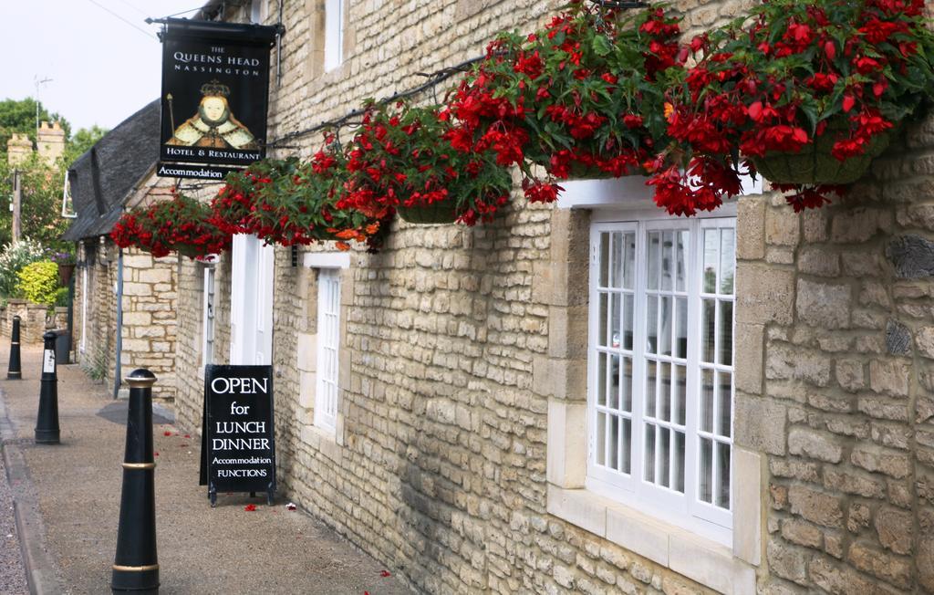 Queens Head Inn Nassington Exterior photo