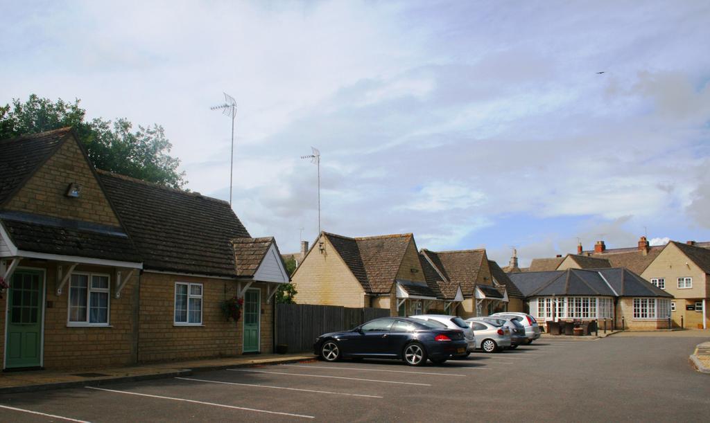 Queens Head Inn Nassington Amenities photo